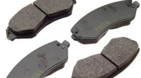 Замена передних тормозных колодок на Dodge Caravan 4