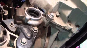 Замена подшипника промежуточного вала привода на Ford Fusion