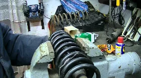 Как заменить передние пружины на ВАЗ