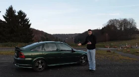 Замена лампочек в задней фаре Opel Vectra B