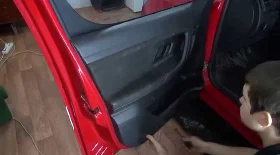 Снятие обшивки передней двери Skoda Praktik