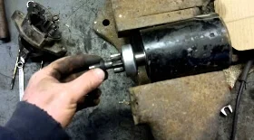 Как снять стартер на Хендай Акцент