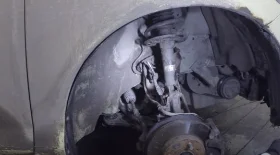 Замена переднего амортизатора Honda Fit