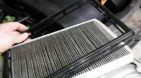 Замена салонного фильтра Бора (Гольф 4)