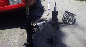 Замена передней стойки амортизатора Лачетти