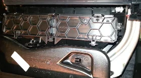 Замена салонного фильтра Шкода Октавия А7