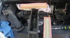 Замена салонного и воздушного фильтра Пежо 307 SW