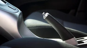 Как отрегулировать ручник на Тойота Камри