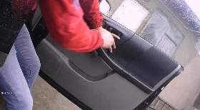 Снятие обшивки двери Subaru Forester SF5