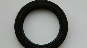 Замена передних сальников коленвала и распредвала на Мазде Демио