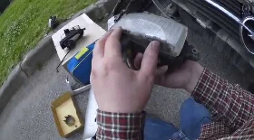 Замена противотуманной фары Опель Омега Б