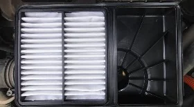 Замена воздушного фильтра на Toyota Prius