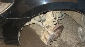 Замена передних тормозных колодок Хонда Цивик (4D)