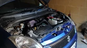Замена воздушного фильтра двигателя на Suzuki SX4 Swift