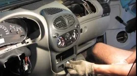 Как снять накладку центральной панели на Калине
