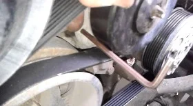 Замена приводного ремня генератора, ГУРа, кондиционера и помпы Кайрон