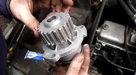 Замена ремня ГРМ и помпы на ВАЗ 21099