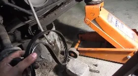 Замена ремня генератора Рено Логан