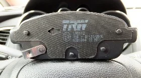 Замена задних колодок Опель Астра J