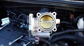 Снятие дроссельной заслонки Opel Astra J