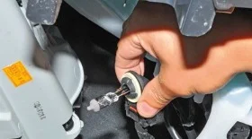 Замена ламп в фаре Хендай Солярис