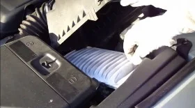 Как поменять воздушный фильтр Авенсис