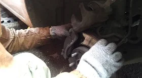 Замена задних тормозных колодок Hyundai i30