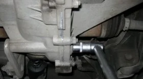 Замена масла в коробке Приоры