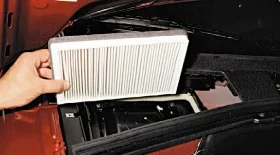 Замена салонного фильтра Шевроле Нива