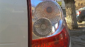 Замена ламп заднего фонаря Приора