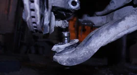 Замена шаровой опоры на Санта Фе