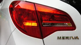 Замена ламп и фары Опель Мерива