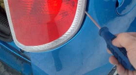 Замена лампочек заднего фонаря Рено Мастер 2