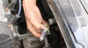 Замена лампы ближнего/дальнего света на ВАЗ 2114