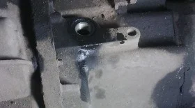 Замена масла в коробке передач Митсубиси Каризма