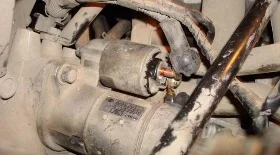 Снятие стартера Nissan Bluebird