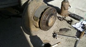 Замена задних тормозных колодок ручника на Volkswagen LT 35