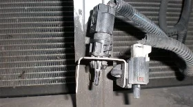 Замена датчика наружной температуры Opel Zafira B