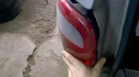 Как снять заднюю фару Chrysler Voyager