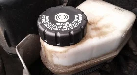 Замена тормозной жидкости Опель Вектра Ц