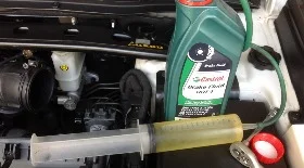 Замена тормозной жидкости Киа Соренто 1