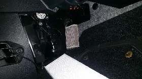 Замена салонного фильтра Пежо 301