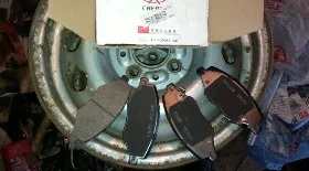 Замена передних колодок на Чери Амулет