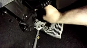 Замена салонного фильтра Лада Х Рей 