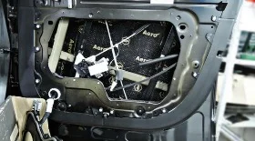 Снятие обшивки и замена замка задней двери Range Rover Sport