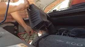 Замена воздушного фильтра Шевроле Орландо