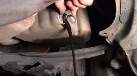 Замена масла Тойота Ярис 1.3