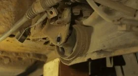 Замена сайлентблока продольного рычага задней подвески Аутлендер