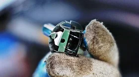 Замена лампы ближнего света Шкода Фабия 2