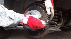 Замена колодок ручника Mercedes W210